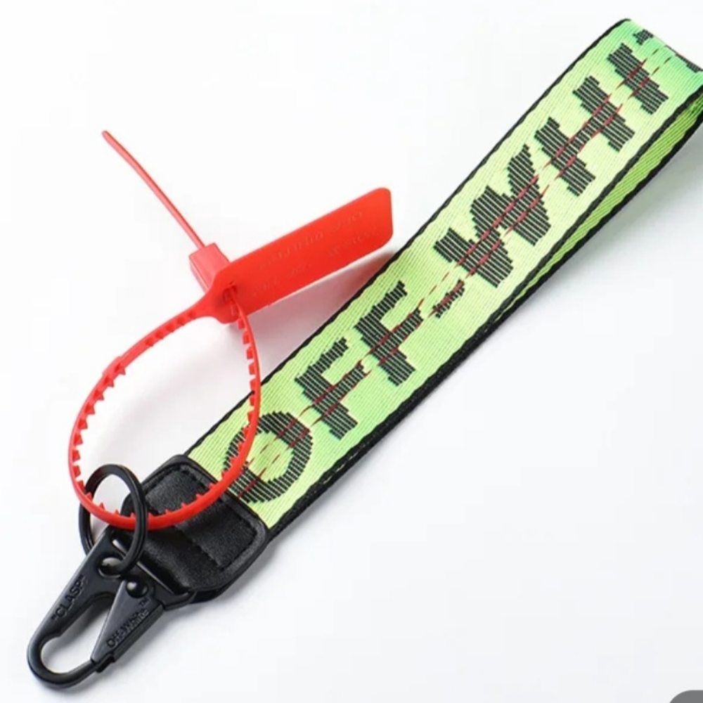 OFF-WHITE Key Chain